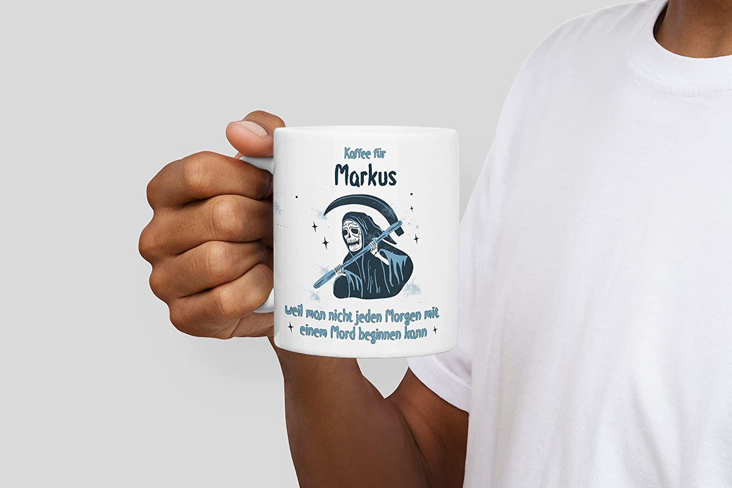 Tasse personalisiert mit Namen, Halloween Tasse, Kaffee für Wunschname weil man nicht jeden Morgen mit einem Mord beginnen kann, Fun Horror Geschenk