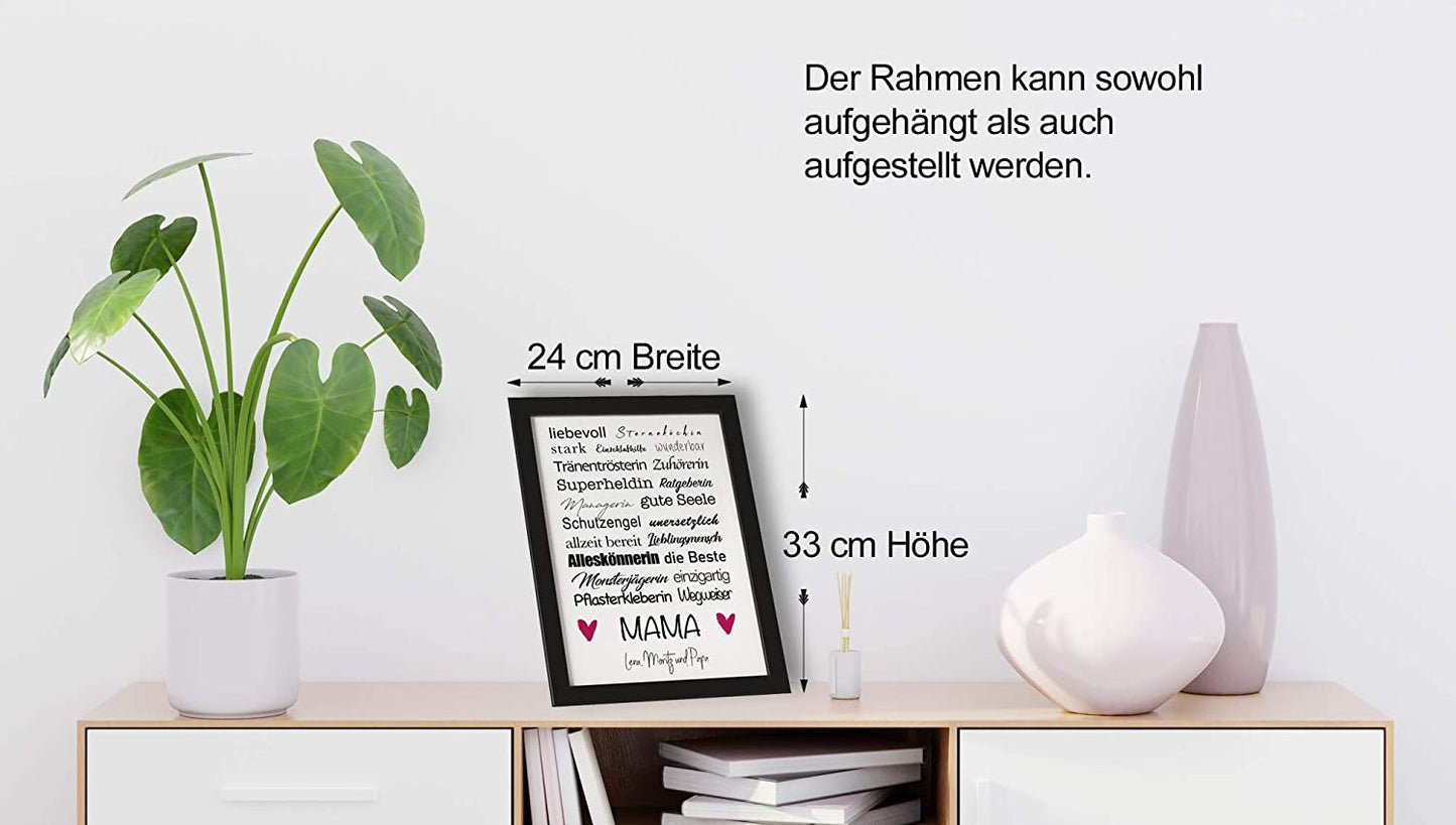 PICSonPAPER Personalisiertes Muttertagsgeschenk Poster DIN A4 Mama, liebevoll, Sterneköchin, stark, gerahmt mit schwarzem Bilderrahmen, Muttertag, Poster mit Rahmen, Personalisierbare Poster (Mama)