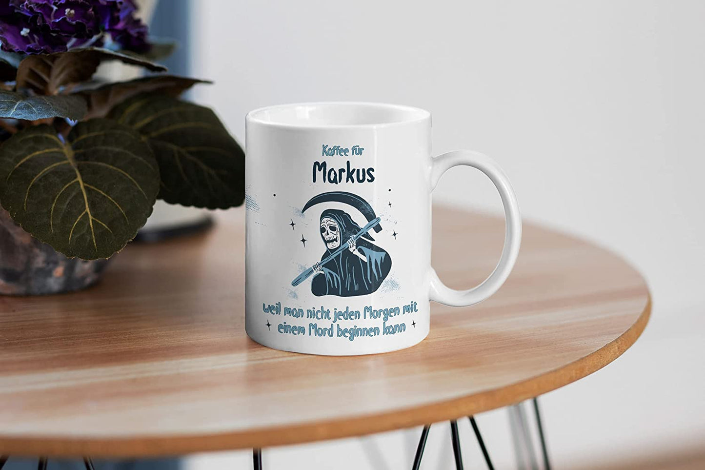 Tasse personalisiert mit Namen, Halloween Tasse, Kaffee für Wunschname weil man nicht jeden Morgen mit einem Mord beginnen kann, Fun Horror Geschenk