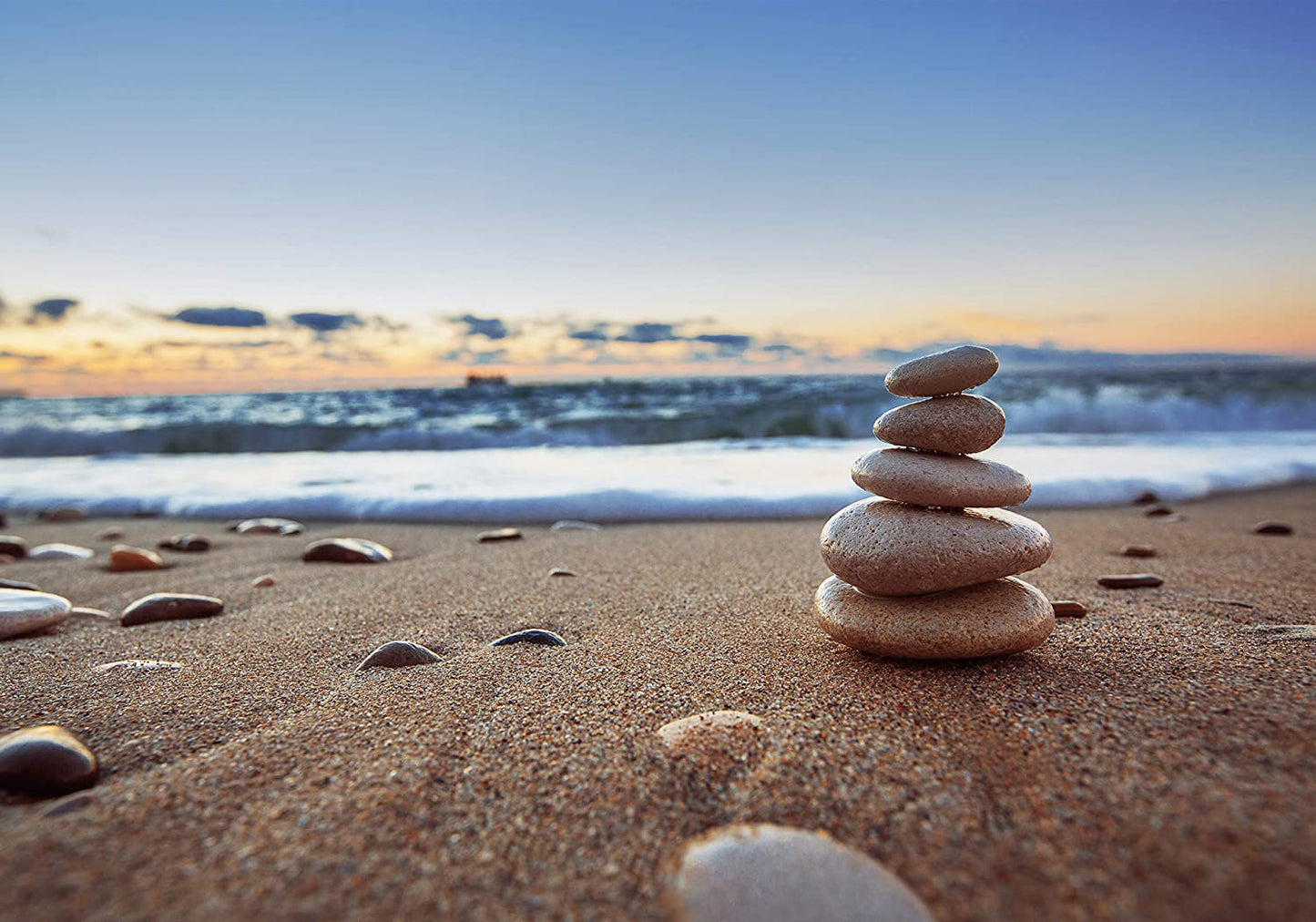 PICSonPAPER Hochwertiges Poster Steinturm Strand, 100 cm breit x 70 cm hoch, Dekoration, Kunstdruck, Wandbild, Fineartprint, Yoga, Meditation, Balance, Premium Qualität