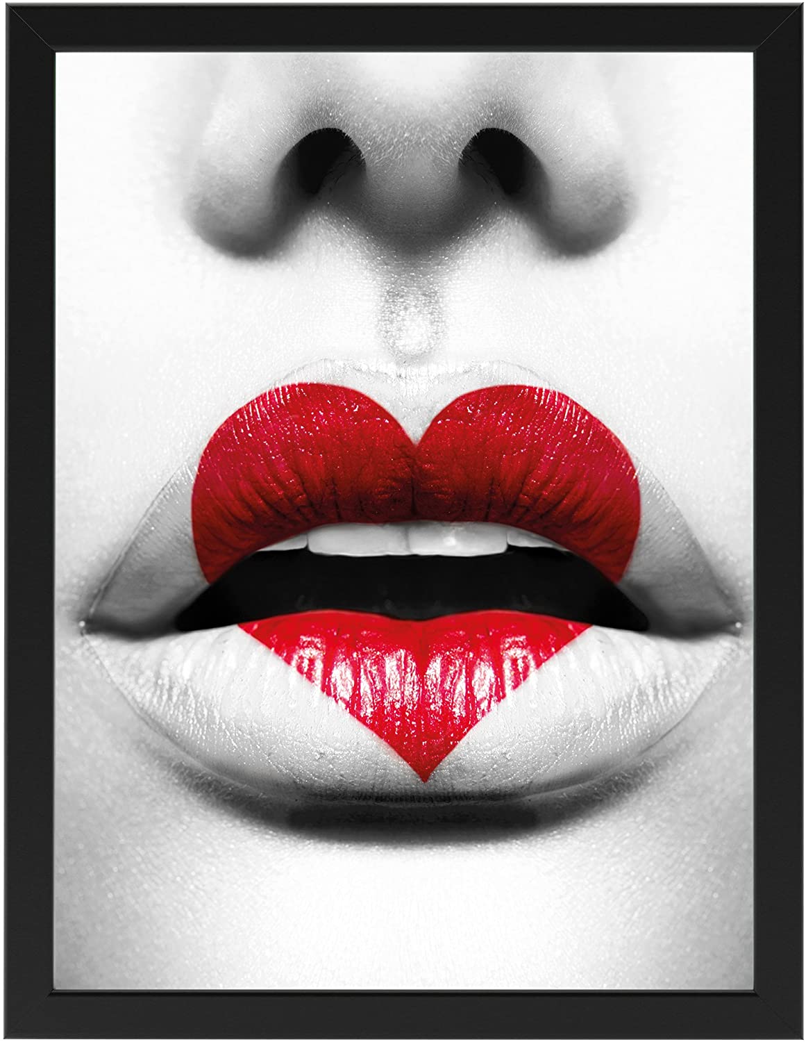 PICSonPAPER Poster Sexy Lippen mit Herz, schwarz gerahmt 30 cm x 40 cm, Dekoration, Kunstdruck, Wandbild, Fineartprint (Sexy Lippen, Poster schwarz gerahmt)