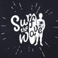 Surf-T-Shirt, Schwarzes T-Shirt mit weissem Aufdruck Surf The Wave, Surfgrafik, Surfer (Surf The Wave, S)