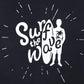 Surf-T-Shirt, Schwarzes T-Shirt mit weissem Aufdruck Surf The Wave, Surfgrafik, Surfer (Surf The Wave, XS)